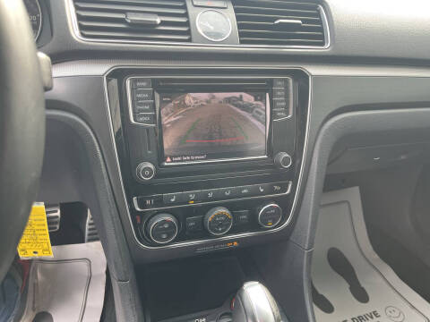 2017 Volkswagen Passat 1.8T R-Line