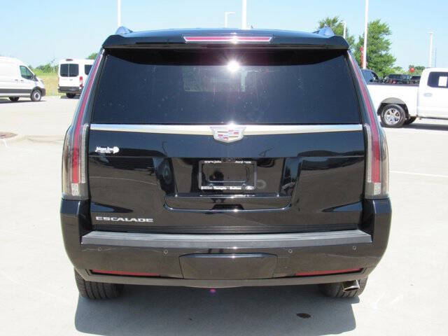 2020 Cadillac Escalade Luxury