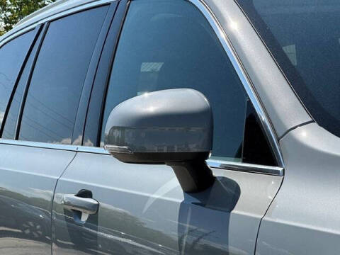 2025 Volvo XC90 B6 Core Bright Theme