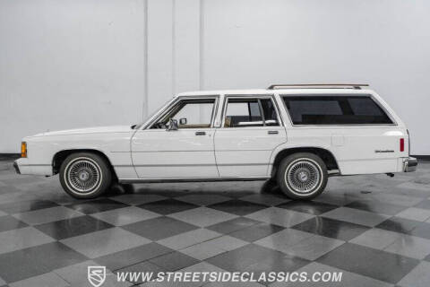 1990 Ford LTD Crown Victoria