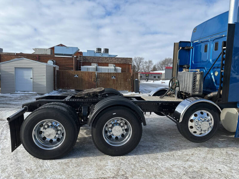 2016 Freightliner Cascadia