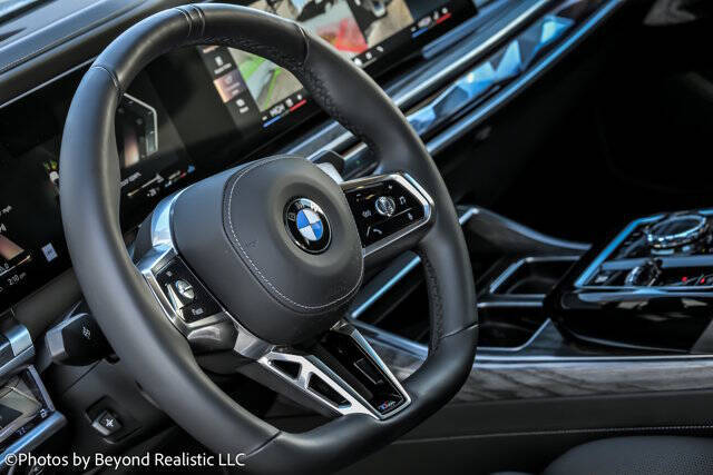 2025 BMW 7 Series 740i xDrive