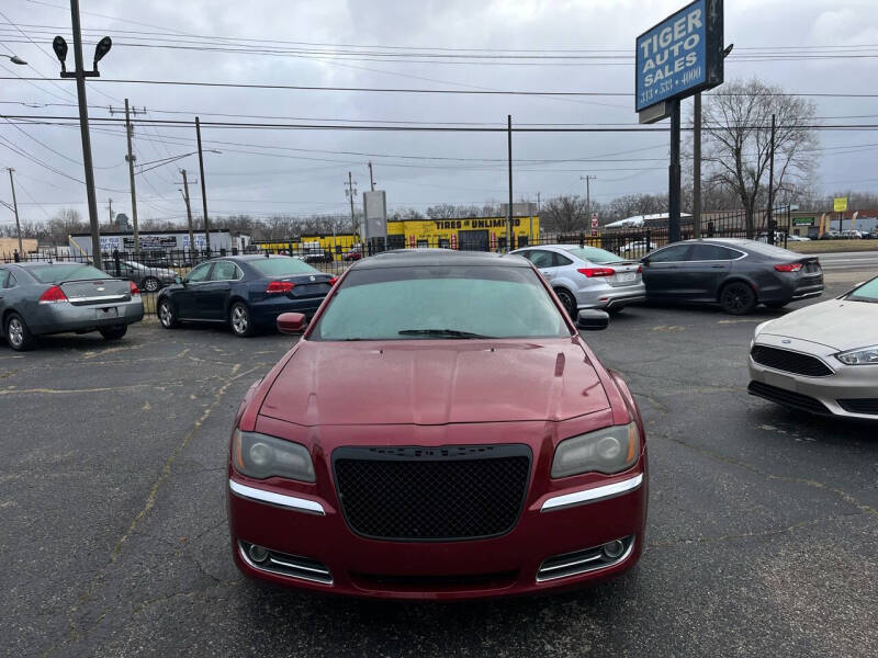 2013 Chrysler 300 for sale at TIGER AUTO SALES INC in Redford MI