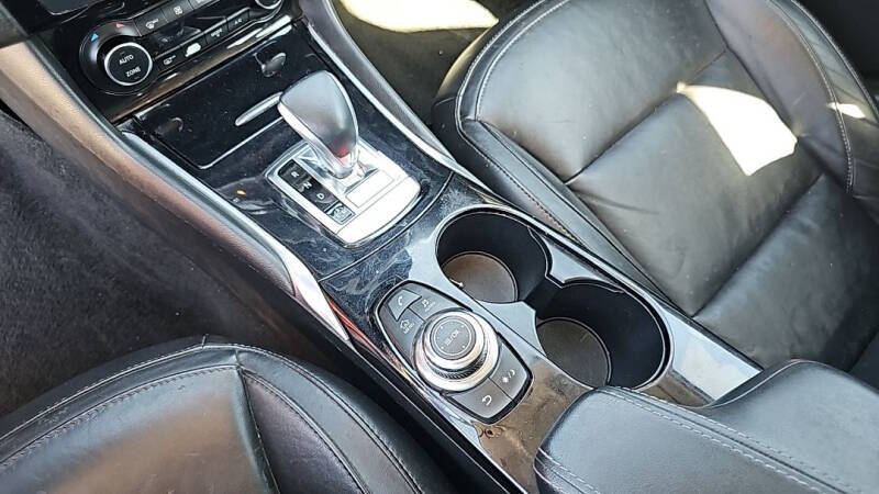 2018 Infiniti QX30 Luxury