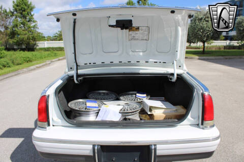 1993 Chrysler New Yorker Fifth Avenue