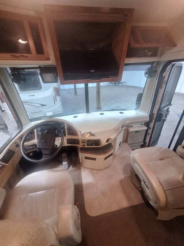 2004 Fleetwood RV Discovery 39S