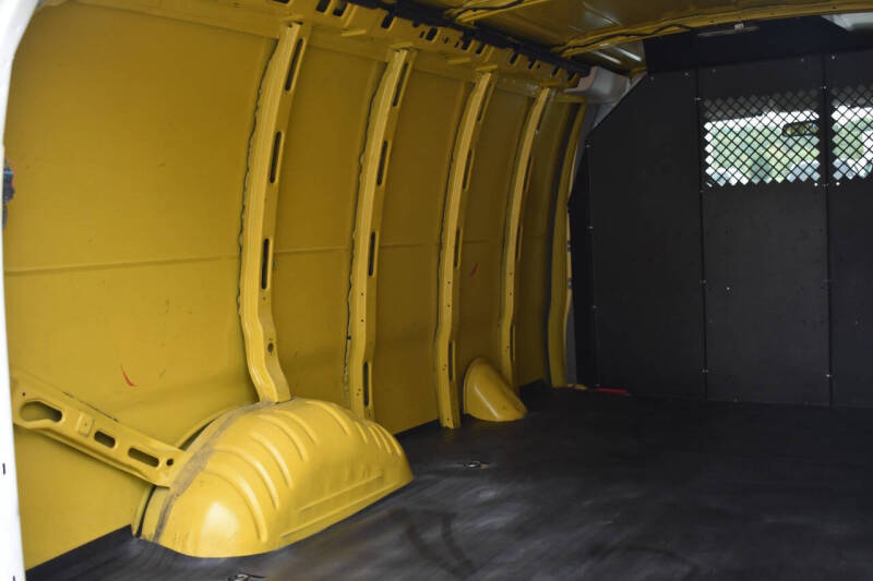 2021 GMC Savana 2500