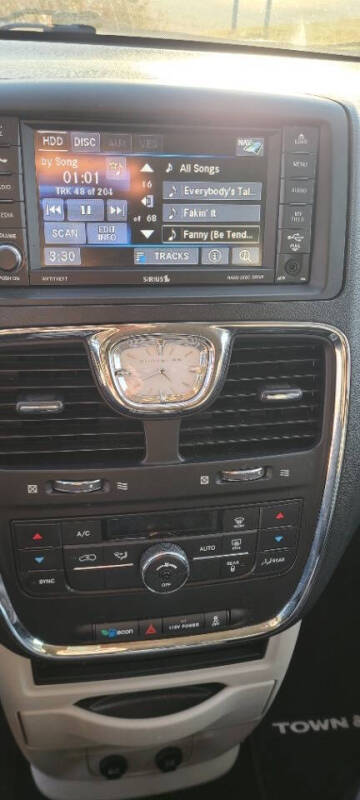 2014 Chrysler Town and Country Touring