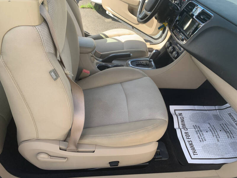 2011 Chrysler 200 Touring
