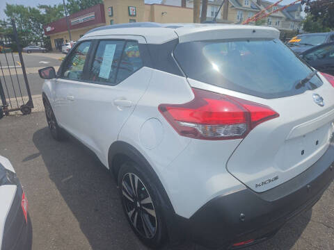 2020 Nissan Kicks SV