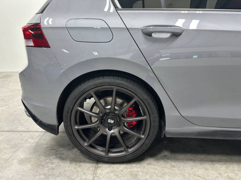 2024 Volkswagen Golf GTI SE