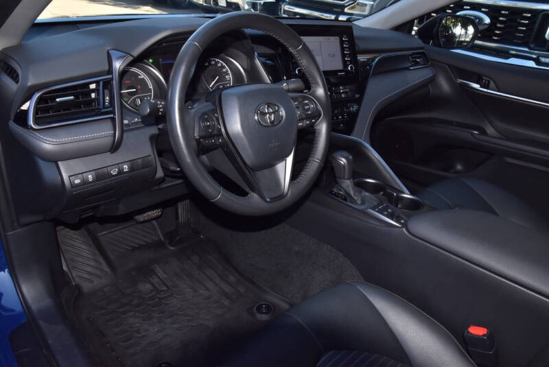 2024 Toyota Camry Hybrid SE