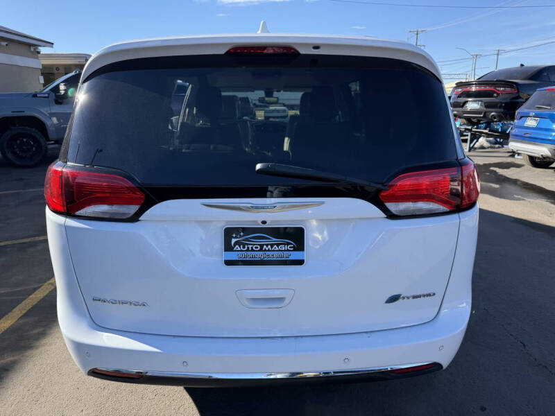 2018 Chrysler Pacifica Hybrid Touring L