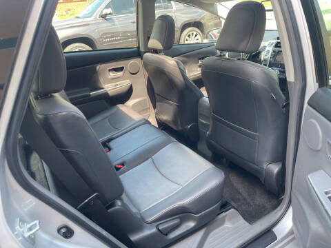 2013 Toyota Prius v Five