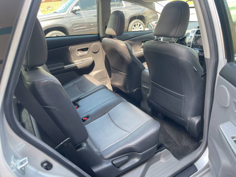 2013 Toyota Prius v Five