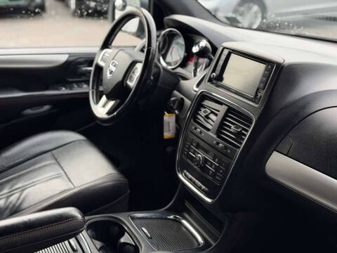 2016 Dodge Grand Caravan R/T