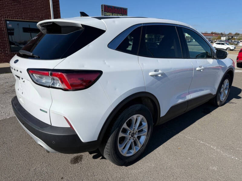 2020 Ford Escape SE