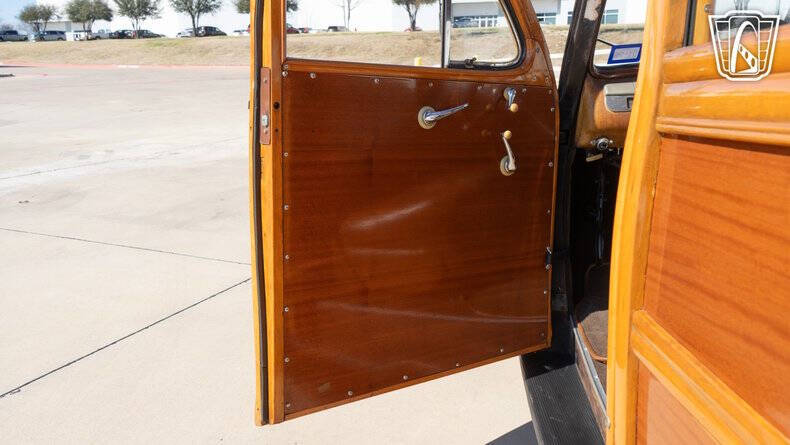 1946 Ford Super Deluxe