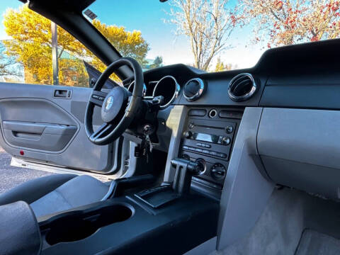 2007 Ford Mustang V6 Deluxe