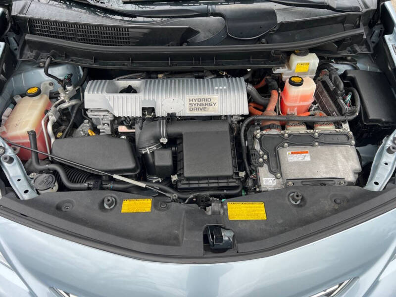 2012 Toyota Prius v Two