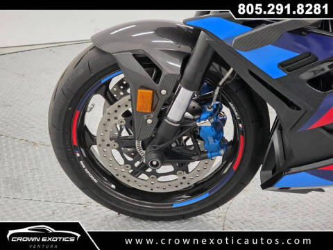 2025 BMW M 1000 R