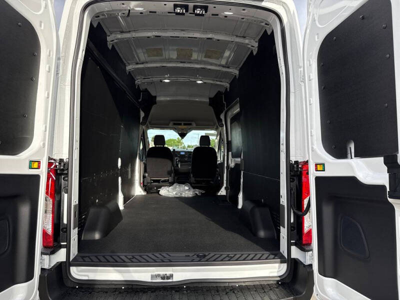 2025 Ford Transit 250