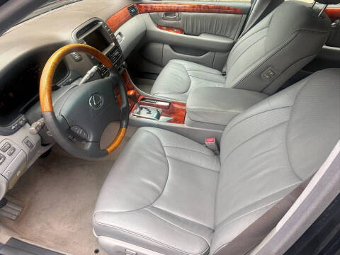 2004 Lexus LS 430