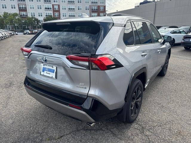2023 Toyota RAV4 Hybrid SE