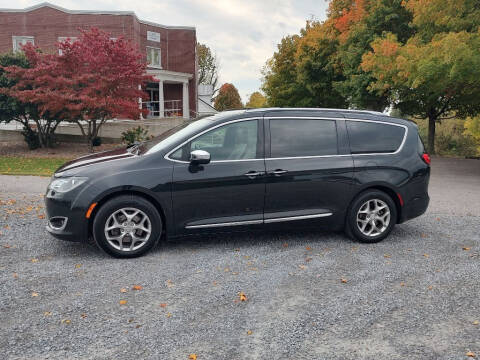 2017 Chrysler Pacifica for sale at Dealz on Wheelz in Ewing KY