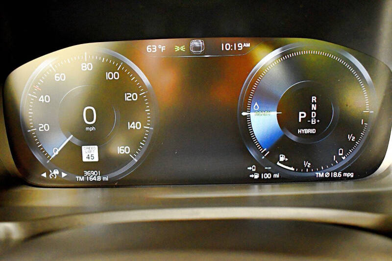 2022 Volvo XC90 Recharge T8 R-Design