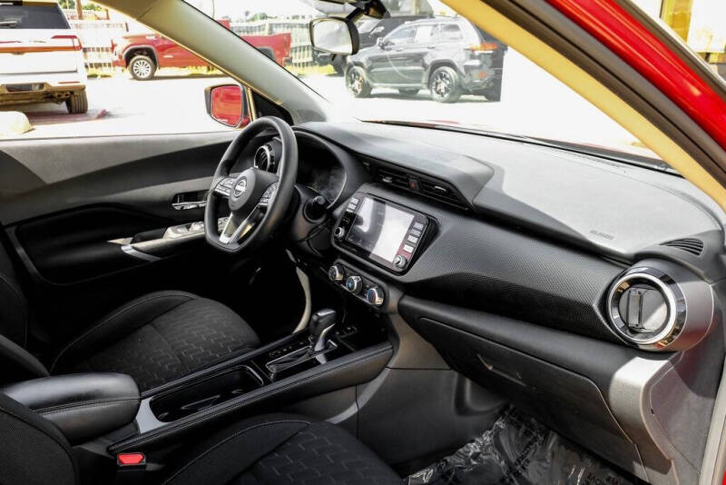 2023 Nissan Kicks SV