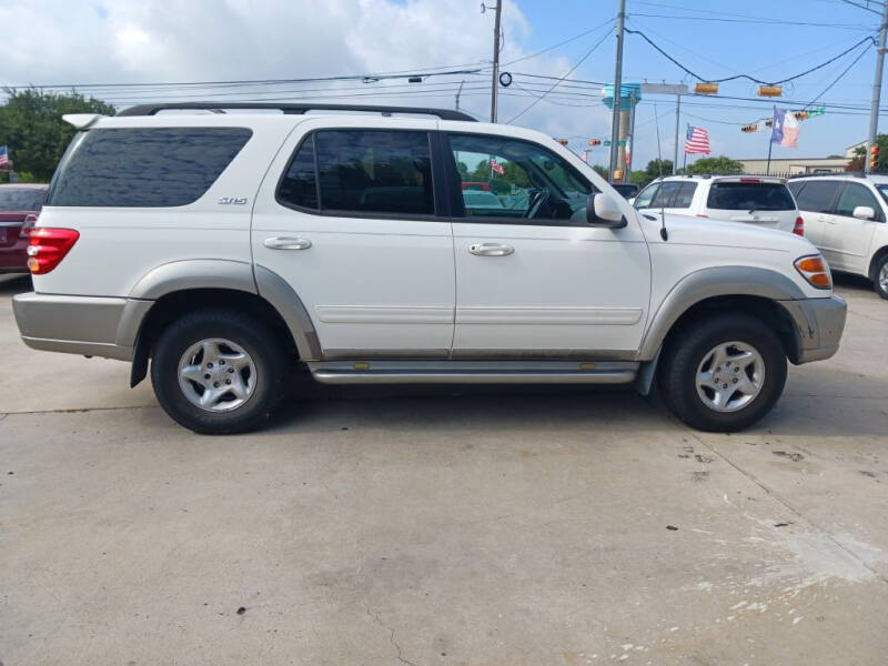 2002 Toyota Sequoia SR5