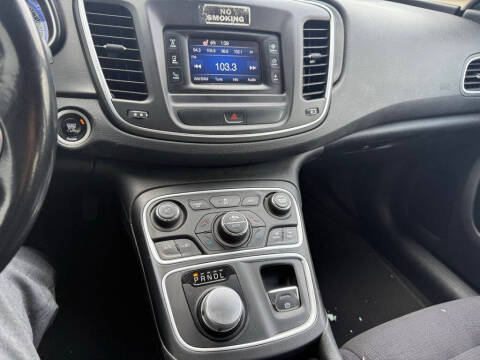 2015 Chrysler 200 Limited