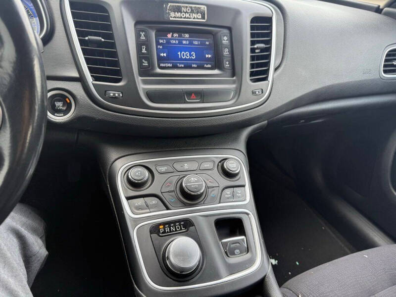 2015 Chrysler 200 Limited