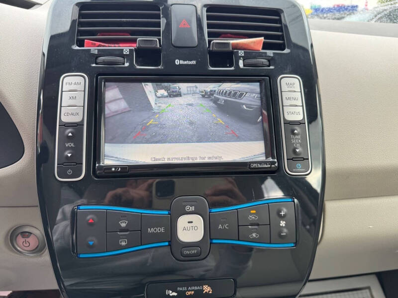 2012 Nissan LEAF SL