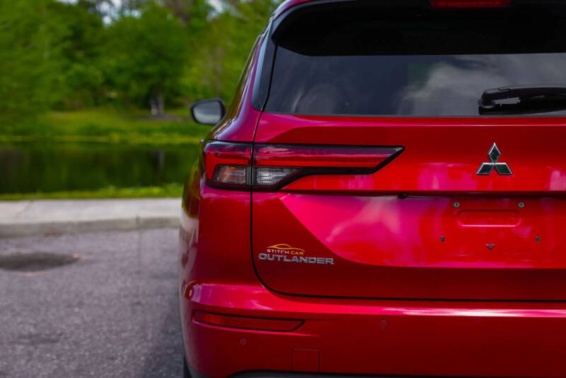 2022 Mitsubishi Outlander ES