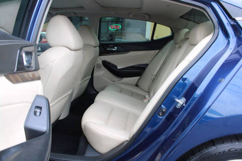 2017 Nissan Maxima Platinum