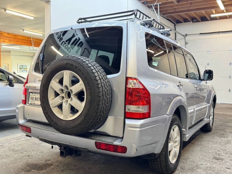 2005 Mitsubishi Montero Limited