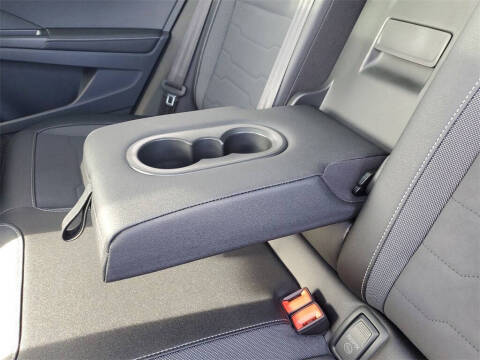 2025 Volkswagen Taos SE Black