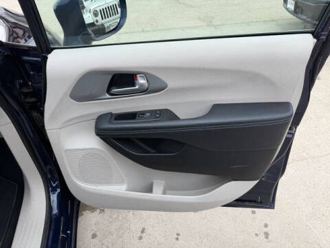 2017 Chrysler Pacifica Hybrid Touring Plus