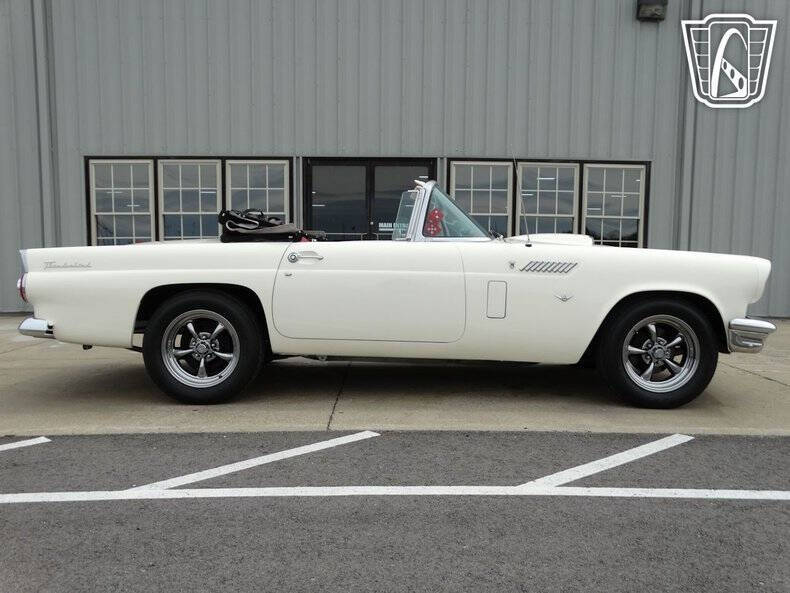 1956 Ford Thunderbird