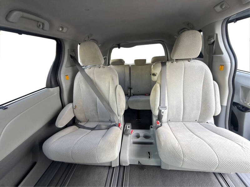 2011 Toyota Sienna