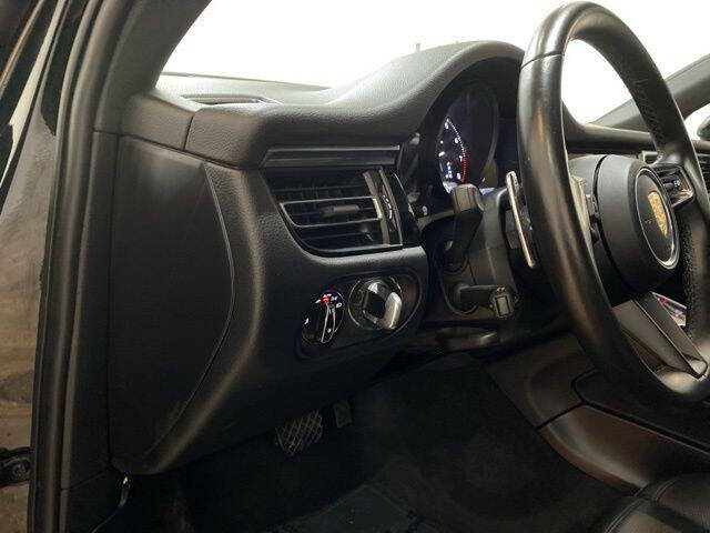 2023 Porsche Macan T