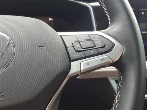 2025 Volkswagen Taos SE