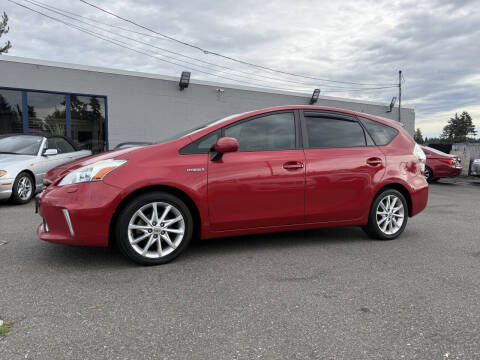 2013 Toyota Prius v Five