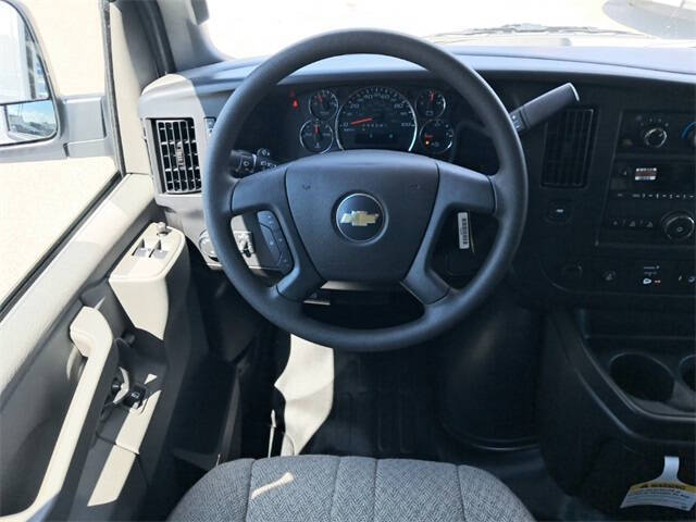 2025 Chevrolet Express 2500