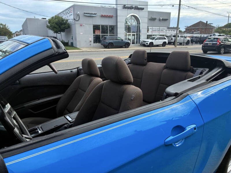 2011 Ford Mustang V6