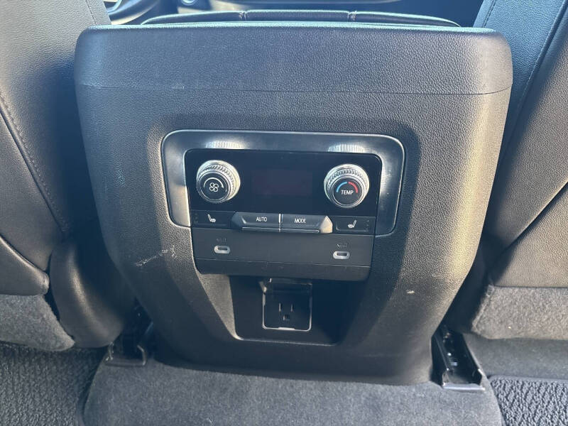 2022 GMC Yukon XL AT4