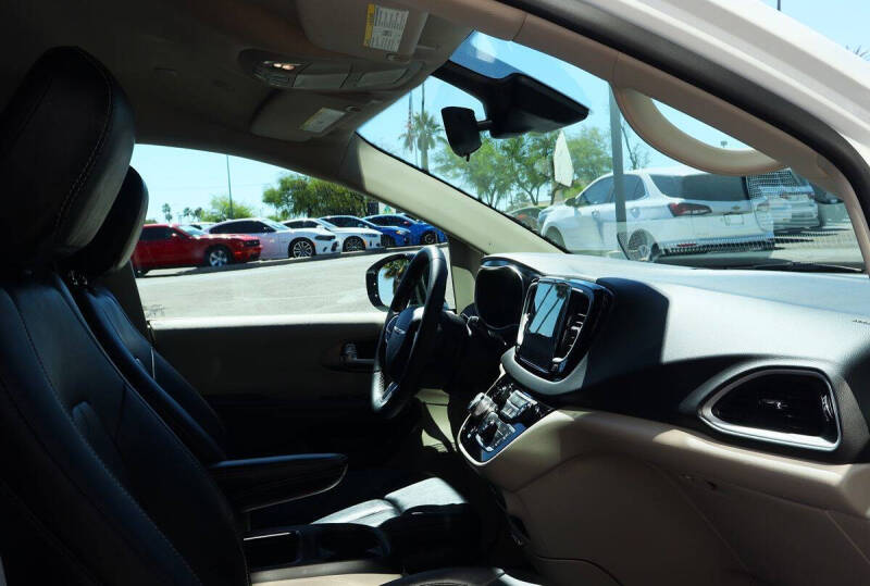2024 Chrysler Pacifica Touring L
