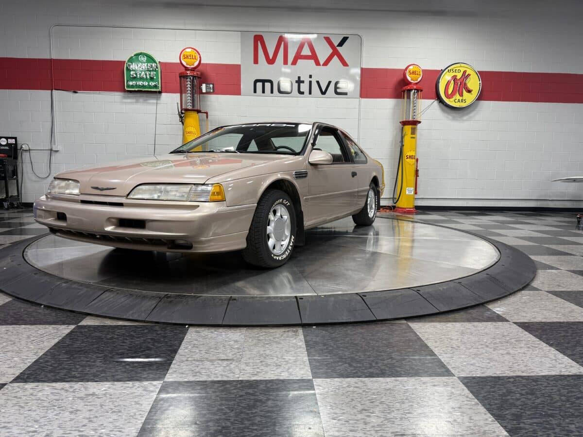 1993 Ford Thunderbird 5